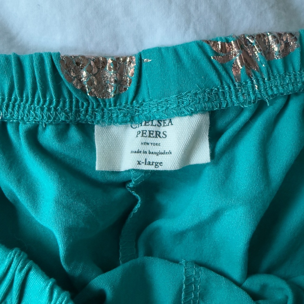 NEW! Chelsea Peers pajama set green foil pineapple NWOT - Picture 6 of 9
